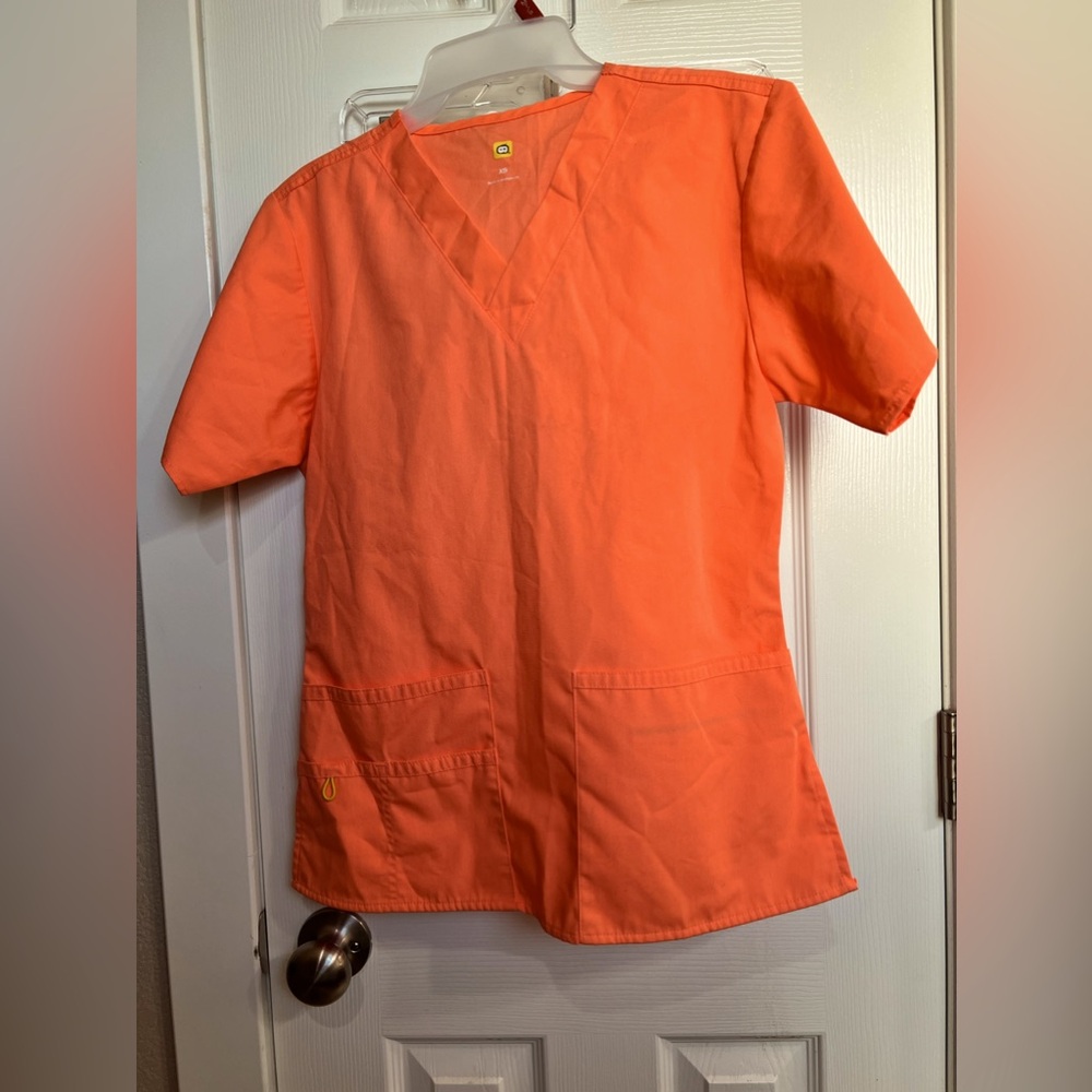 Wonderwink scrub top